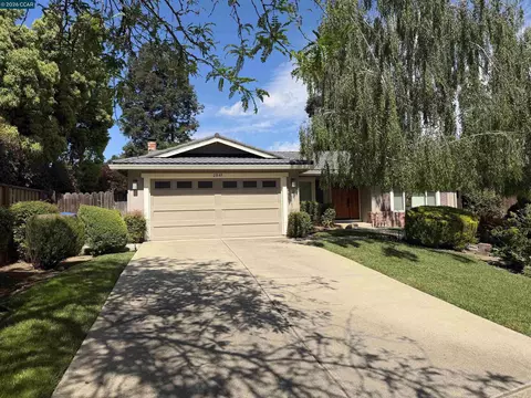 2849 Saint Joseph Dr, Concord, CA 94518 photo 1