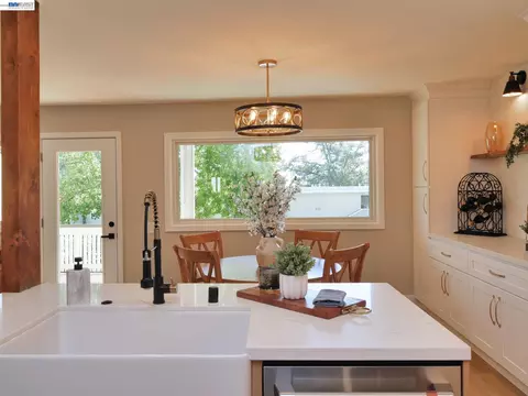 1732 Oakmont Dr #8, Walnut Creek, CA 94595