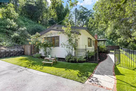 3575 Springhill Rd, Lafayette, CA 94549