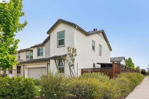 Exterior - 2657 Lockborne Ct, Lathrop, CA 95330 photo 2 of 18