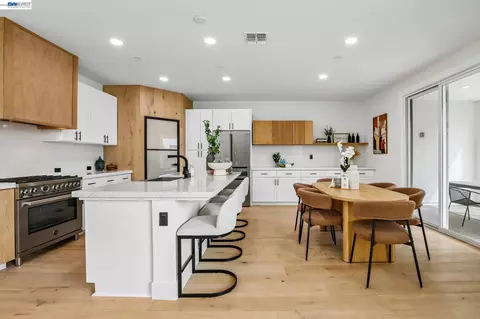 Kitchen - 2657 Lockborne Ct, Lathrop, CA 95330 photo 2 of 7
