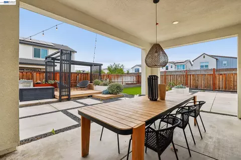 Exterior - 2657 Lockborne Ct, Lathrop, CA 95330 photo 4 of 18