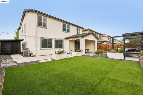 Exterior - 2657 Lockborne Ct, Lathrop, CA 95330 photo 8 of 18