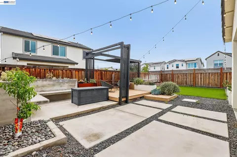 Exterior - 2657 Lockborne Ct, Lathrop, CA 95330 photo 5 of 18