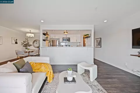 417 Evelyn Ave #302, Albany, CA 94706