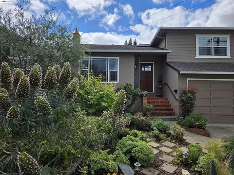 3635 Northwood Dr, Castro Valley, CA 94546