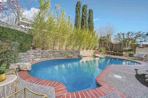 280 Summerford Cir, San Ramon, CA 94583