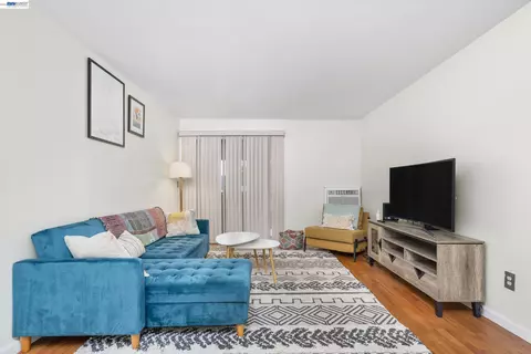 Living - 16006 E 14th St #218, Ashland, CA 94578 photo 1 of 2