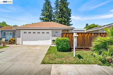2375 Goldcrest Cir, Pleasanton, CA 94566