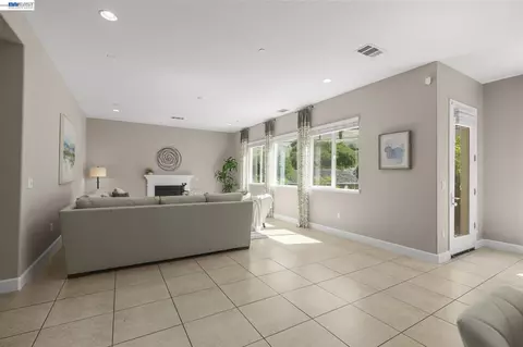 Living - 4951 Campanille Ct, Dublin, CA 94568 photo 3 of 3