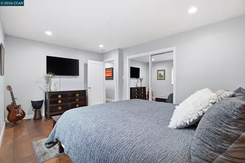 Bedroom - 136 Pacific Ave, Pacifica, CA 94044 photo 1 of 7