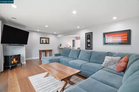 Other - 136 Pacific Ave, Pacifica, CA 94044 photo 1 of 3