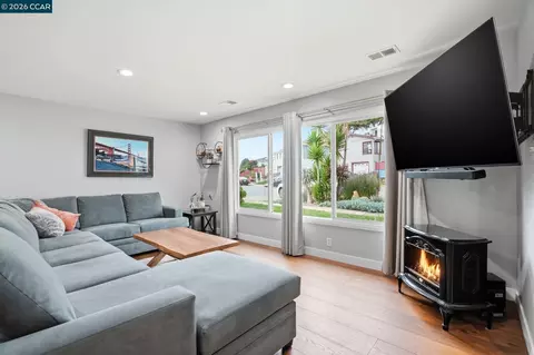 Living - 136 Pacific Ave, Pacifica, CA 94044 photo 1 of 2