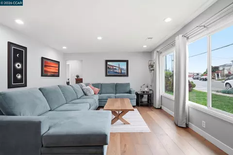 Living - 136 Pacific Ave, Pacifica, CA 94044 photo 2 of 2