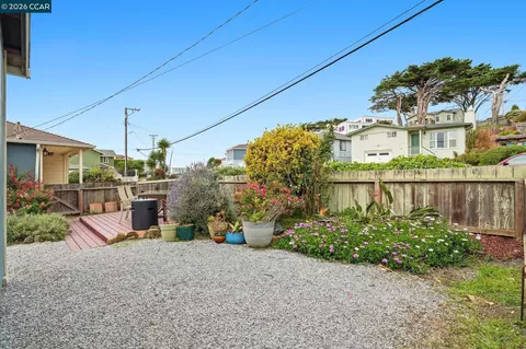 Exterior - 136 Pacific Ave, Pacifica, CA 94044 photo 5 of 8