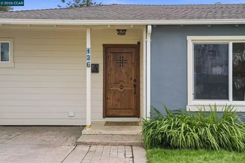 Exterior - 136 Pacific Ave, Pacifica, CA 94044 photo 3 of 8