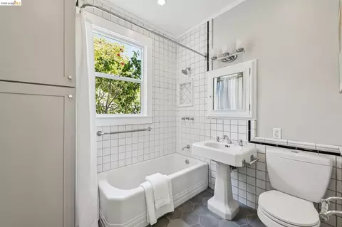 Bath - 1233 Carleton St, Berkeley, CA 94702 photo 1 of 1