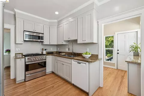 Kitchen - 1233 Carleton St, Berkeley, CA 94702 photo 4 of 4