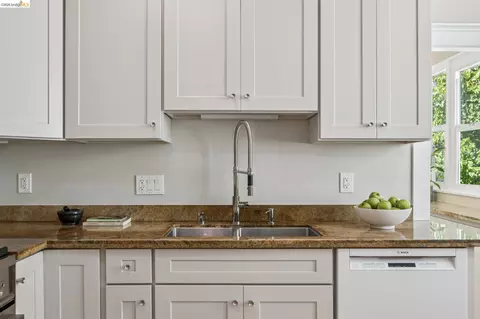 Kitchen - 1233 Carleton St, Berkeley, CA 94702 photo 3 of 4