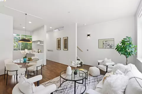 1253 Pine St, Oakland, CA 94607