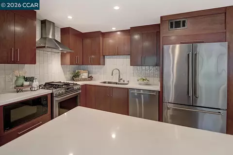 1345 Singingwood Ct #8, Walnut Creek, CA 94595