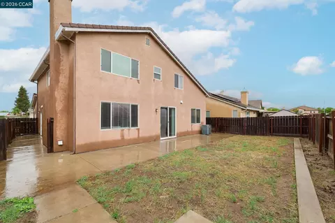Exterior - 116 Travertine Ave, Lathrop, CA 95330 photo 4 of 5