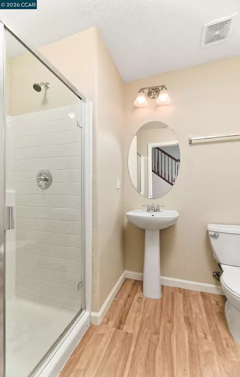Bath - 116 Travertine Ave, Lathrop, CA 95330 photo 3 of 3