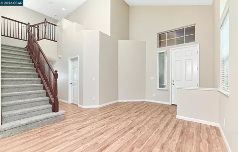 Living - 116 Travertine Ave, Lathrop, CA 95330 photo 7 of 8