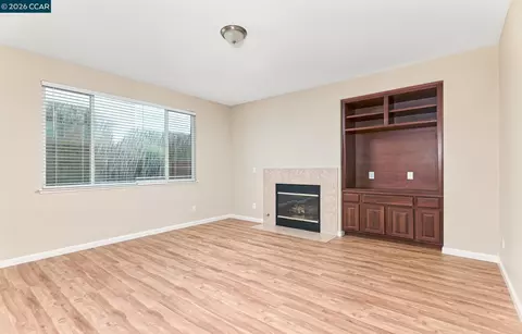 Living - 116 Travertine Ave, Lathrop, CA 95330 photo 2 of 8