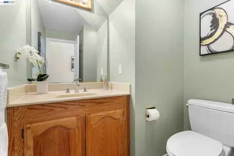 Bath - 1273 Shell Cir, Clayton, CA 94517 photo 1 of 6