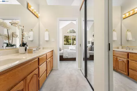 Bath - 1273 Shell Cir, Clayton, CA 94517 photo 5 of 6