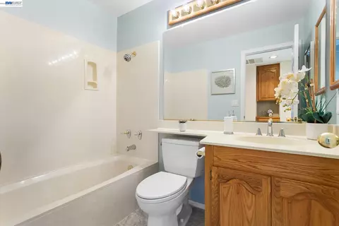 Bath - 1273 Shell Cir, Clayton, CA 94517 photo 6 of 6