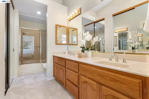 Bath - 1273 Shell Cir, Clayton, CA 94517 photo 3 of 6