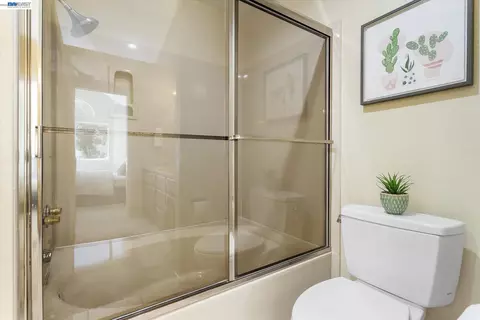Bath - 1273 Shell Cir, Clayton, CA 94517 photo 4 of 6