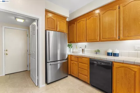 Kitchen - 1273 Shell Cir, Clayton, CA 94517 photo 3 of 5