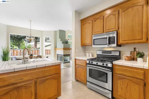 Kitchen - 1273 Shell Cir, Clayton, CA 94517 photo 5 of 5
