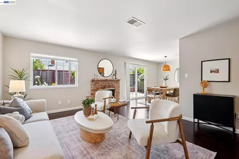328 Sand Beach Rd, Alameda, CA 94501