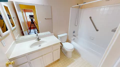 Bath - 1801 Fairhaven Ct, Oakley, CA 94561 photo 1 of 2