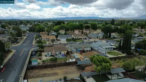 View/Area - 1801 Fairhaven Ct, Oakley, CA 94561 photo 2 of 4