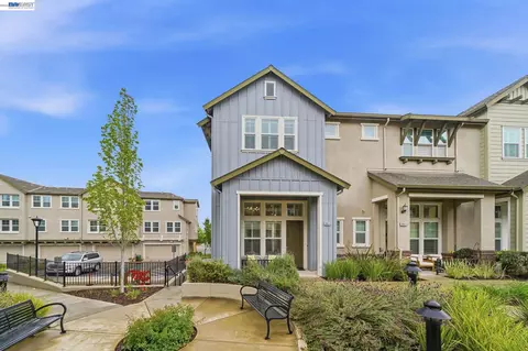 3941 Portola Cmn #6, Livermore, CA 94551