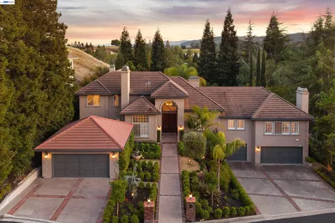 90 Royal Ridge Ct, Alamo, CA 94507