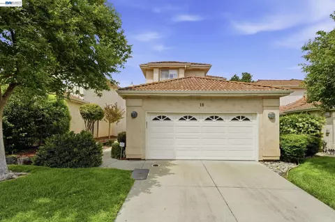 1500 Scenic Dr #18, Modesto, CA 95355