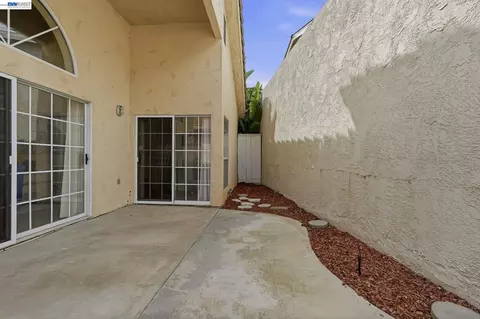 Exterior - 1500 Scenic Dr #18, Modesto, CA 95355 photo 6 of 9