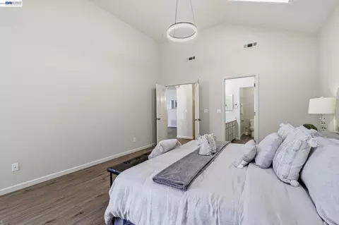 Bedroom - 1500 Scenic Dr #18, Modesto, CA 95355 photo 3 of 8