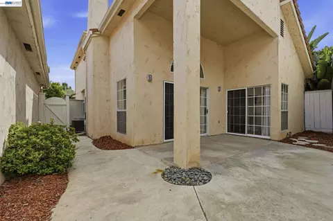 Exterior - 1500 Scenic Dr #18, Modesto, CA 95355 photo 7 of 9
