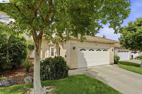 Exterior - 1500 Scenic Dr #18, Modesto, CA 95355 photo 3 of 9
