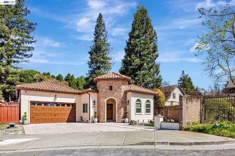 35970 Vivian Pl, Fremont, CA 94536