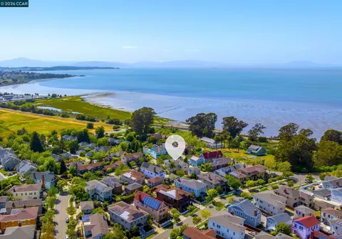 1018 Promenade St, Hercules, CA 94547