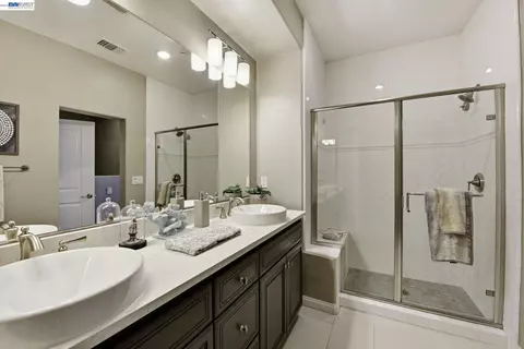 Bath - 4119 Peralta Blvd, Fremont, CA 94536 photo 2 of 4