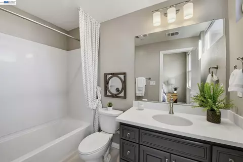 Bath - 4119 Peralta Blvd, Fremont, CA 94536 photo 3 of 4